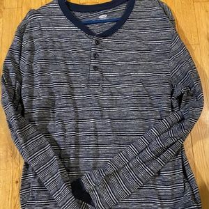 Long sleeve tee